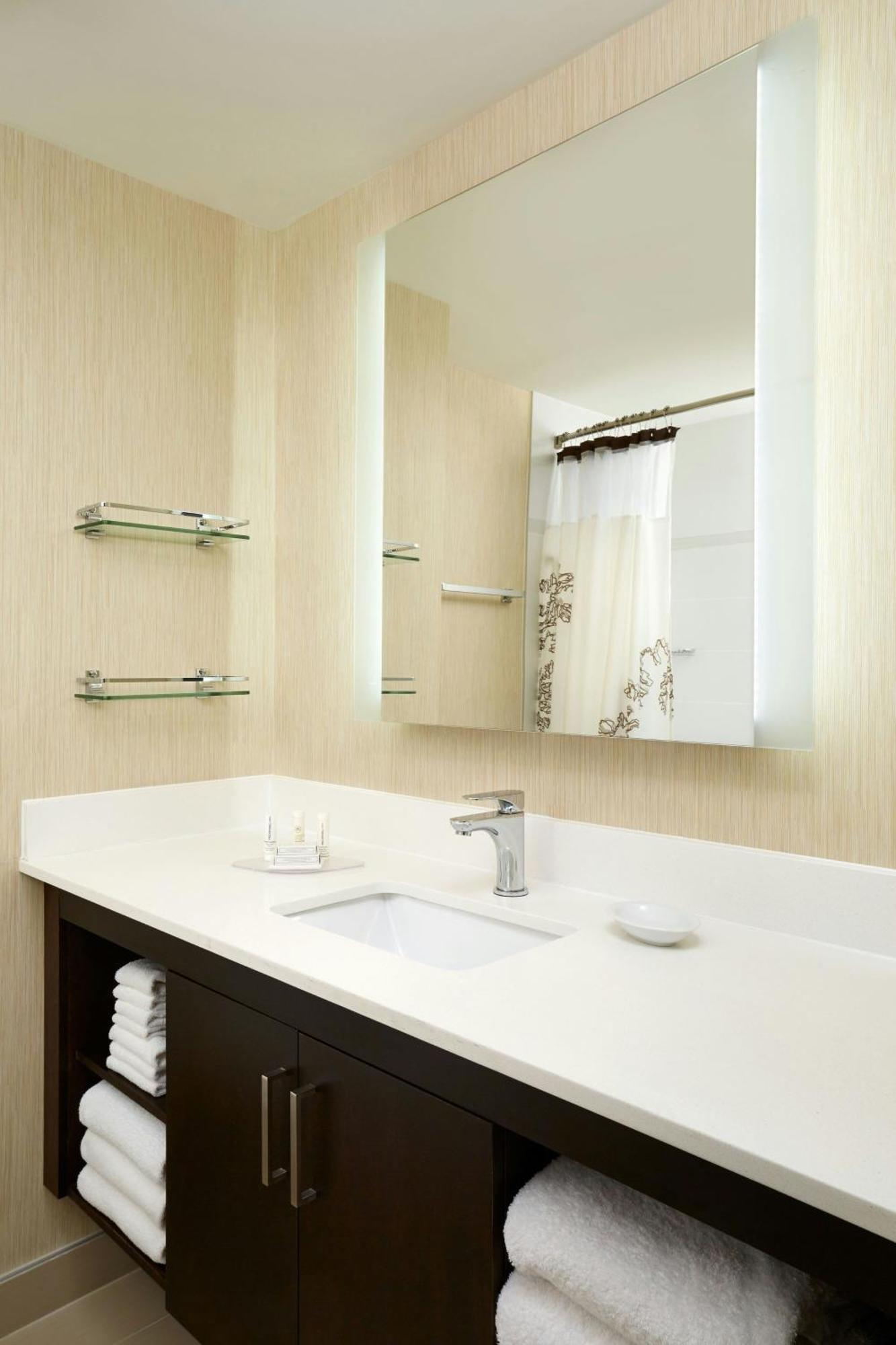 Residence Inn By Marriott Montreal Downtown Bagian luar foto