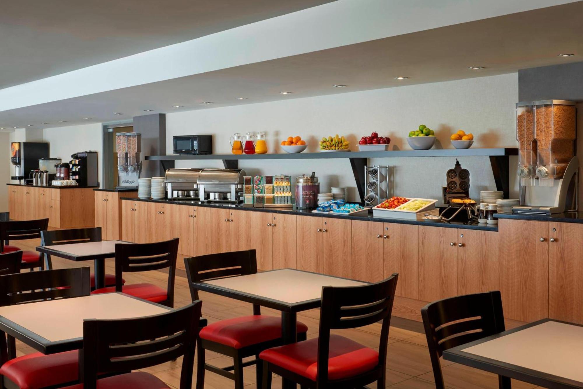 Residence Inn By Marriott Montreal Downtown Bagian luar foto